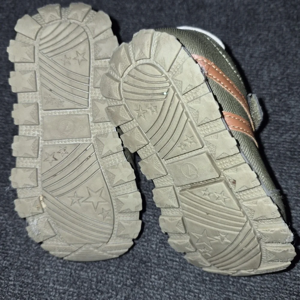 Carters Boys Bailey/SJF21J22P shoe, Size 7